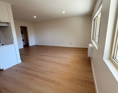 1651 Golden Gate Ave - Photo Thumbnail 2
