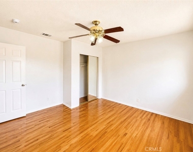 1372 W 36th Street - Photo Thumbnail 15
