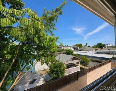 1372 W 36th Street - Photo Thumbnail 1