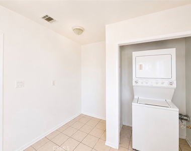 1372 W 36th Street - Photo Thumbnail 6