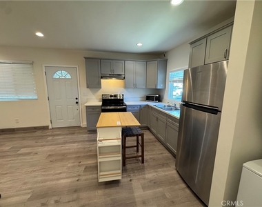 5059 B Ludgate Drive - Photo Thumbnail 3