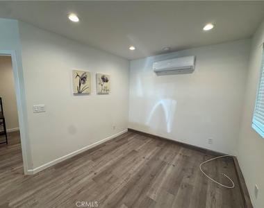 5059 B Ludgate Drive - Photo Thumbnail 8