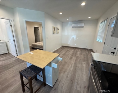 5059 B Ludgate Drive - Photo Thumbnail 7