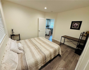 5059 B Ludgate Drive - Photo Thumbnail 10