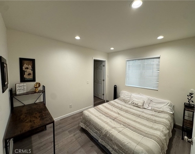 5059 B Ludgate Drive - Photo Thumbnail 9