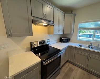 5059 B Ludgate Drive - Photo Thumbnail 2