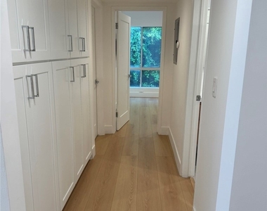 4807 Woodley Ave - Photo Thumbnail 7