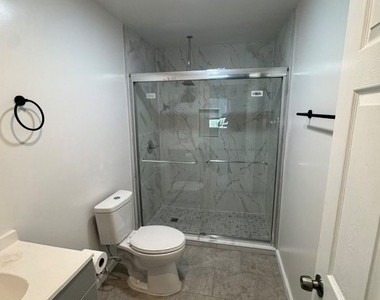 7960 Tampa Avenue - Photo Thumbnail 18