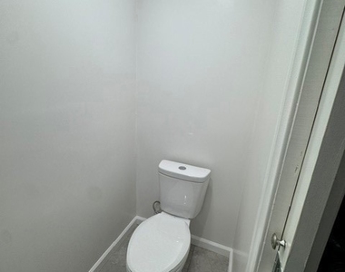 7960 Tampa Avenue - Photo Thumbnail 25