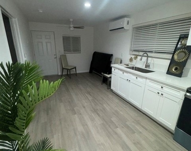 7960 Tampa Avenue - Photo Thumbnail 8