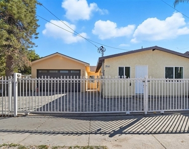 7960 Tampa Avenue - Photo Thumbnail 27