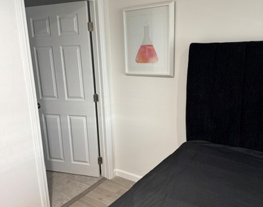 7960 Tampa Avenue - Photo Thumbnail 12
