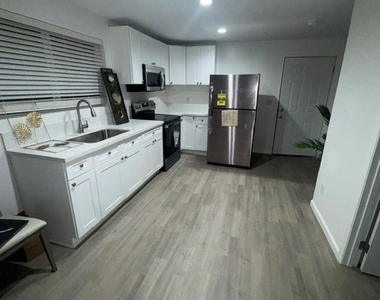 7960 Tampa Avenue - Photo Thumbnail 6