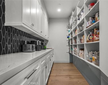 503 S Lucia Avenue - Photo Thumbnail 6