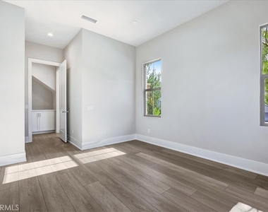 212 Mistwater - Photo Thumbnail 5