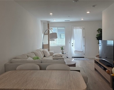 10002 Central Avenue - Photo Thumbnail 2