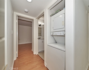 433 S Manhattan - Photo Thumbnail 18
