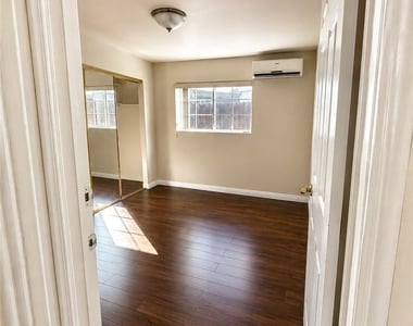 301 Colston Avenue - Photo Thumbnail 6
