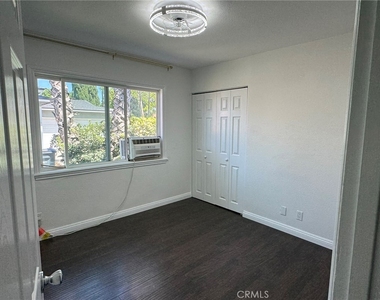 1041 W Acacia - Photo Thumbnail 13
