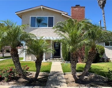 1041 W Acacia - Photo Thumbnail 1