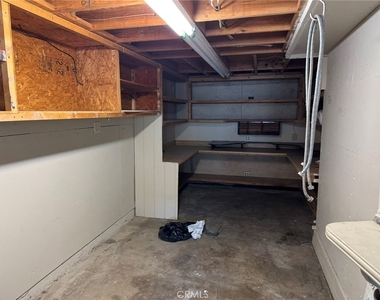 1041 W Acacia - Photo Thumbnail 21