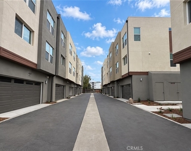 652 E Fourth Street - Photo Thumbnail 23