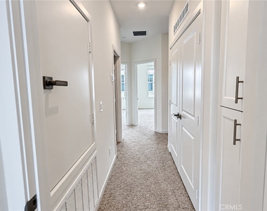652 E Fourth Street - Photo Thumbnail 18