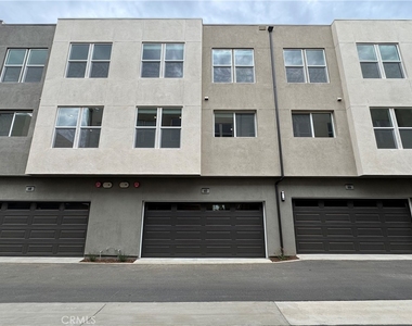 652 E Fourth Street - Photo Thumbnail 26