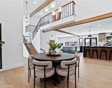 3889 Humboldt Drive - Photo Thumbnail 12