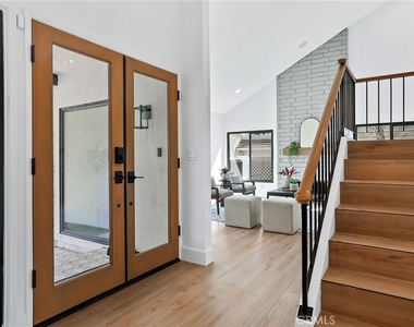 3889 Humboldt Drive - Photo Thumbnail 3