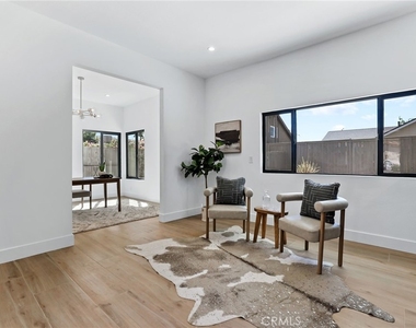 3889 Humboldt Drive - Photo Thumbnail 17