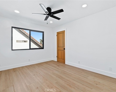 3889 Humboldt Drive - Photo Thumbnail 25