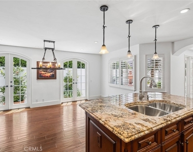 3214 Clay St - Photo Thumbnail 9
