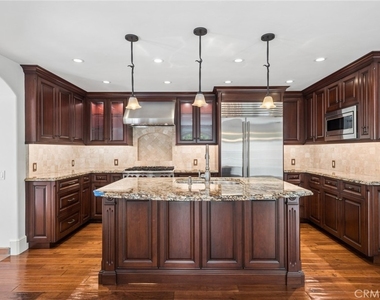 3214 Clay St - Photo Thumbnail 13