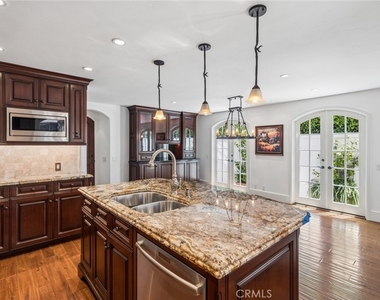 3214 Clay St - Photo Thumbnail 8