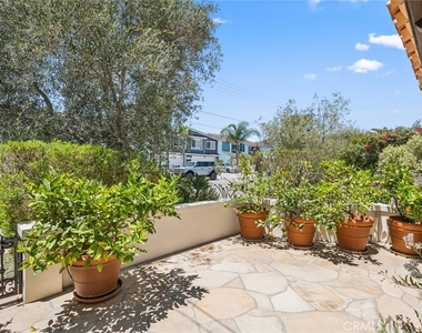 3214 Clay St - Photo Thumbnail 2