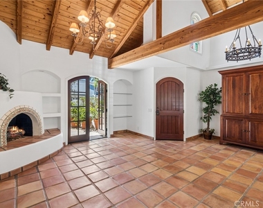 3214 Clay St - Photo Thumbnail 5