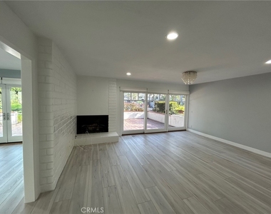 446 Vista Roma - Photo Thumbnail 4