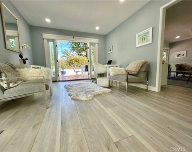 446 Vista Roma - Photo Thumbnail 3
