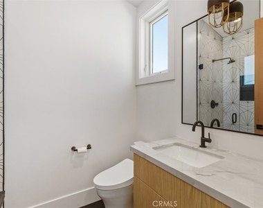 515 1/2 Jasmine Avenue - Photo Thumbnail 17