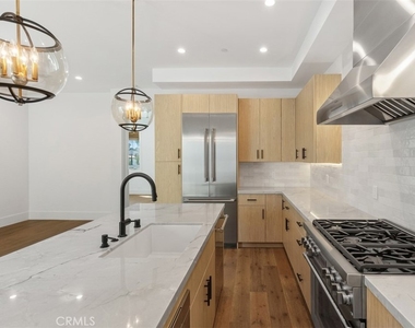 515 1/2 Jasmine Avenue - Photo Thumbnail 6