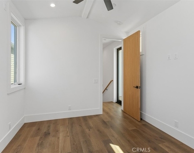 515 1/2 Jasmine Avenue - Photo Thumbnail 18