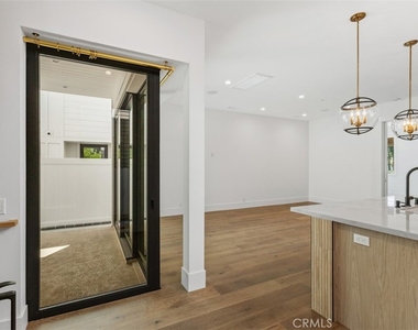 515 1/2 Jasmine Avenue - Photo Thumbnail 4