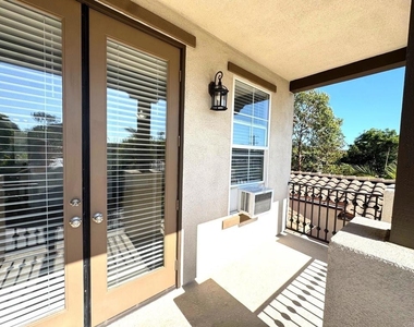653 Beach Street - Photo Thumbnail 21