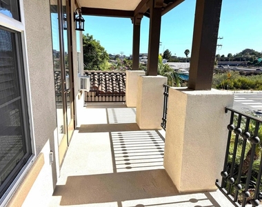 653 Beach Street - Photo Thumbnail 19