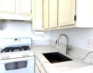 653 Beach Street - Photo Thumbnail 14