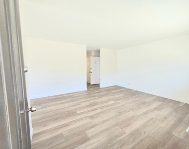910 Academy Avenue - Photo Thumbnail 18