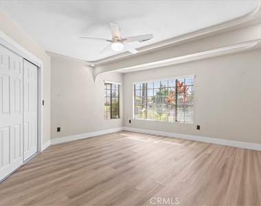 943 N Orange - Photo Thumbnail 11