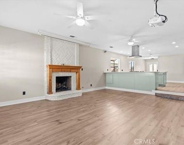 943 N Orange - Photo Thumbnail 8