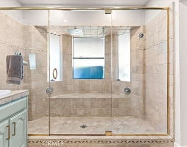 943 N Orange - Photo Thumbnail 18